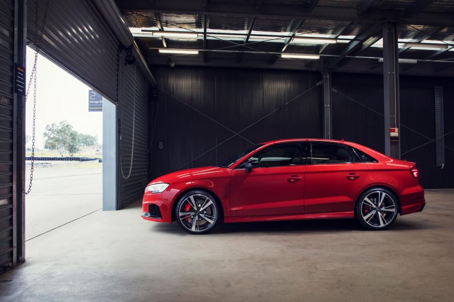  Audi RS3 Sedan (8V) 2017 года  (AU) (фото 32 из 37)